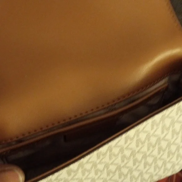 (Brand new)cream Michael kors satchel handbags